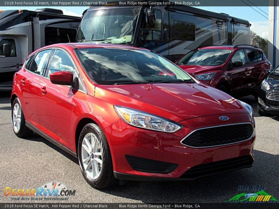 2018 Ford Focus SE Hatch Hot Pepper Red / Charcoal Black Photo #7