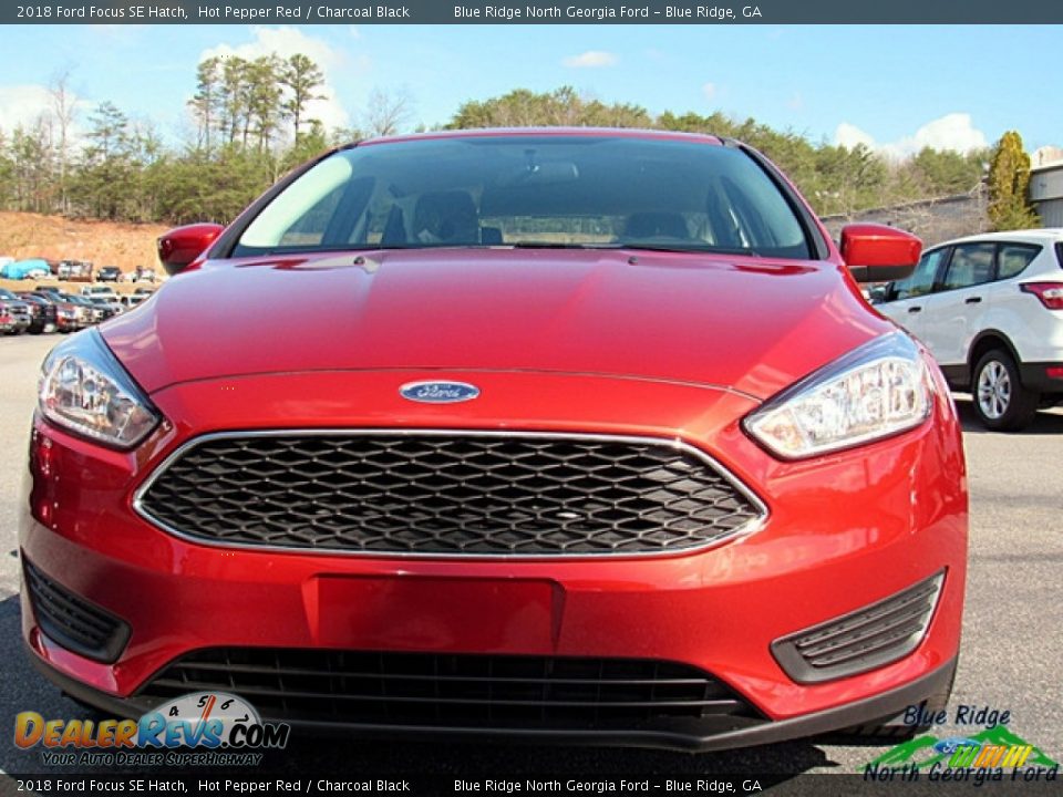 2018 Ford Focus SE Hatch Hot Pepper Red / Charcoal Black Photo #8