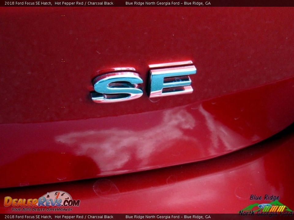2018 Ford Focus SE Hatch Hot Pepper Red / Charcoal Black Photo #34