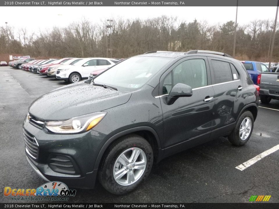 Front 3/4 View of 2018 Chevrolet Trax LT Photo #1