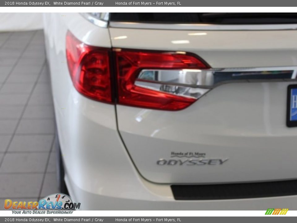 2018 Honda Odyssey EX White Diamond Pearl / Gray Photo #9