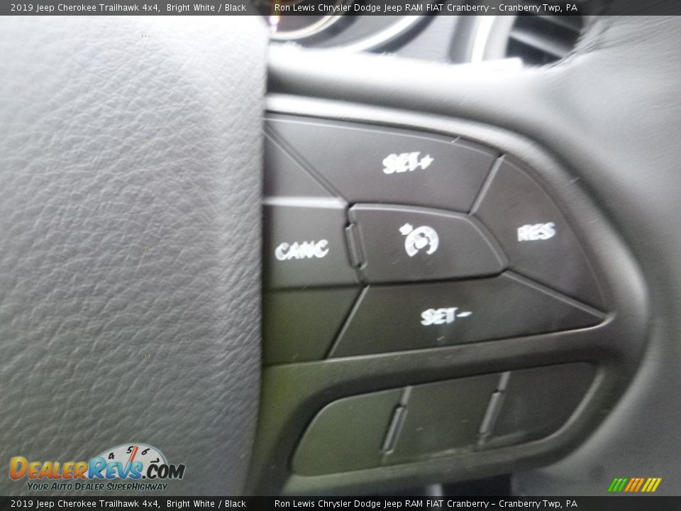 2019 Jeep Cherokee Trailhawk 4x4 Bright White / Black Photo #17