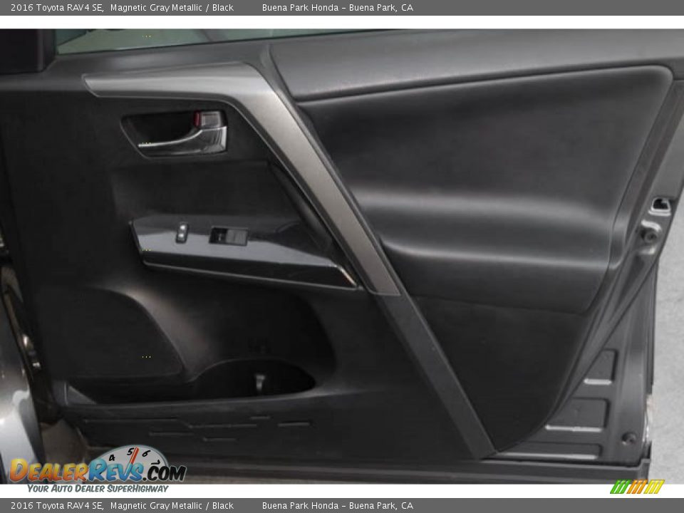 2016 Toyota RAV4 SE Magnetic Gray Metallic / Black Photo #33