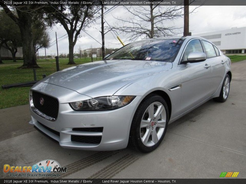 Front 3/4 View of 2018 Jaguar XE 30t Premium Photo #10