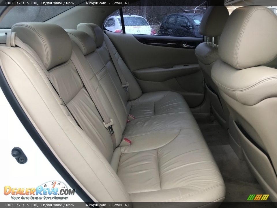 2003 Lexus ES 300 Crystal White / Ivory Photo #19