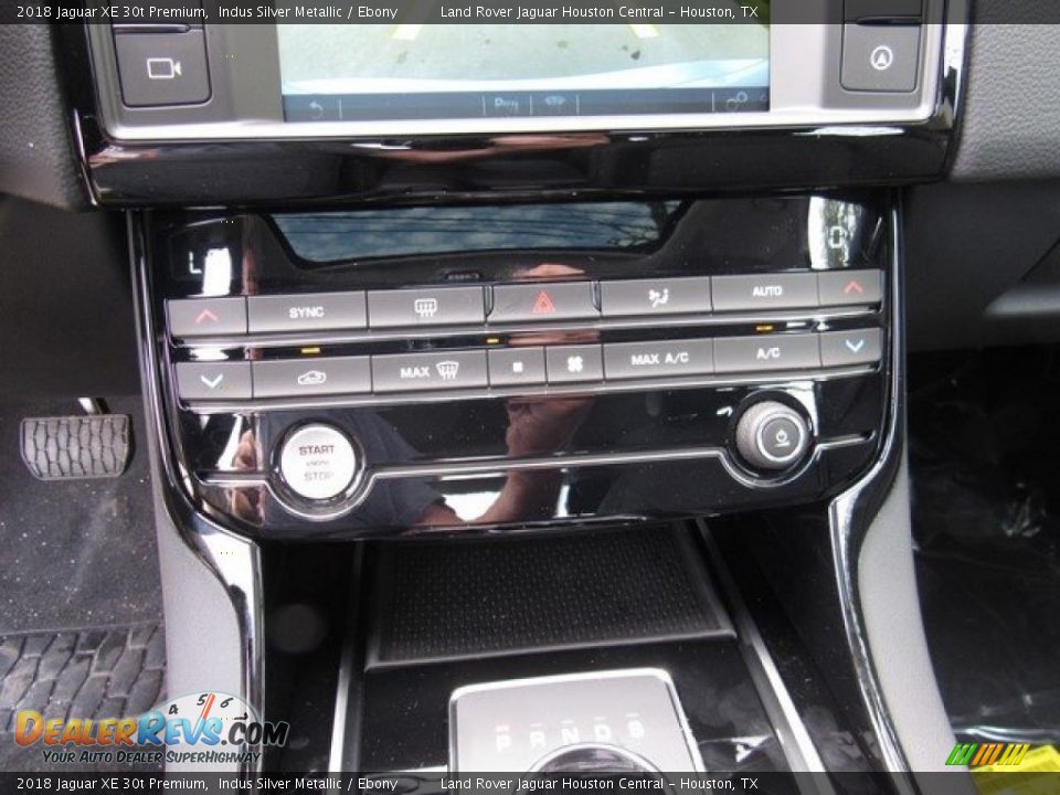 2018 Jaguar XE 30t Premium Indus Silver Metallic / Ebony Photo #34
