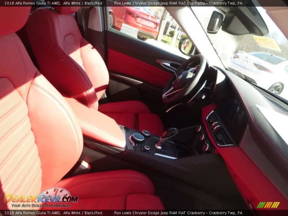 2018 Alfa Romeo Giulia Ti AWD Alfa White / Black/Red Photo #14