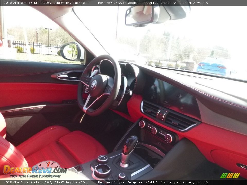 2018 Alfa Romeo Giulia Ti AWD Alfa White / Black/Red Photo #15