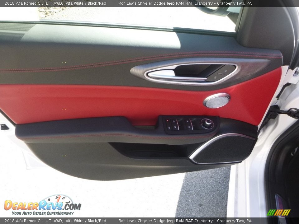 2018 Alfa Romeo Giulia Ti AWD Alfa White / Black/Red Photo #19