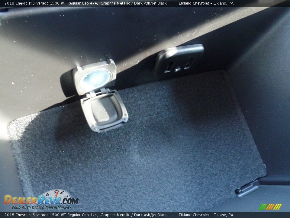 2018 Chevrolet Silverado 1500 WT Regular Cab 4x4 Graphite Metallic / Dark Ash/Jet Black Photo #32
