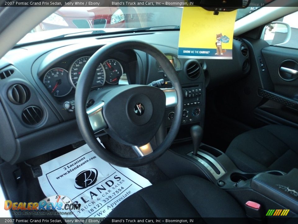 2007 Pontiac Grand Prix Sedan Ivory White / Ebony Photo #6