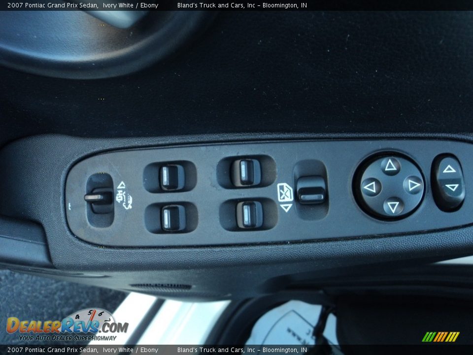 2007 Pontiac Grand Prix Sedan Ivory White / Ebony Photo #10