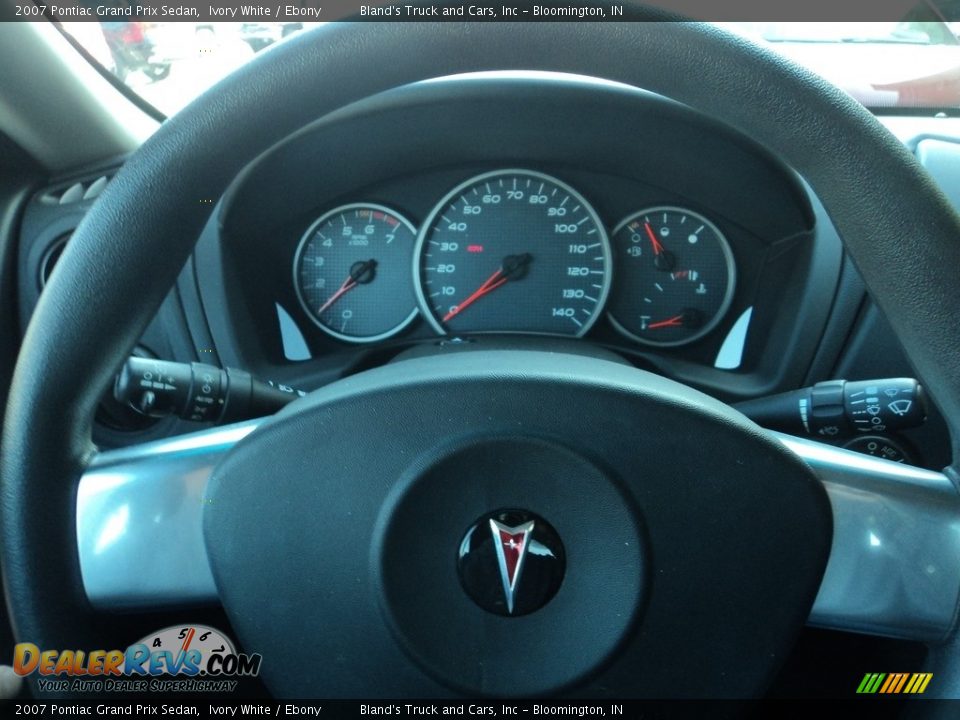 2007 Pontiac Grand Prix Sedan Ivory White / Ebony Photo #11