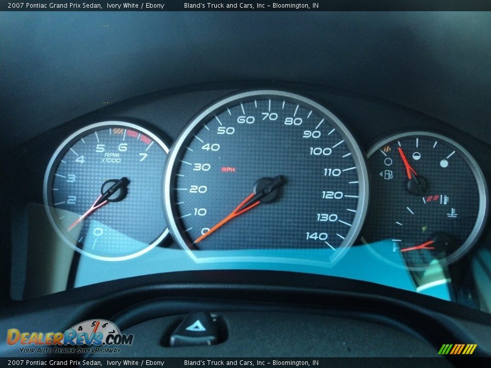 2007 Pontiac Grand Prix Sedan Ivory White / Ebony Photo #12