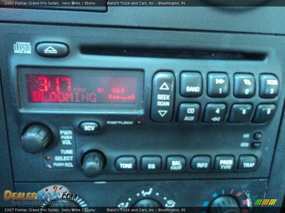 2007 Pontiac Grand Prix Sedan Ivory White / Ebony Photo #15