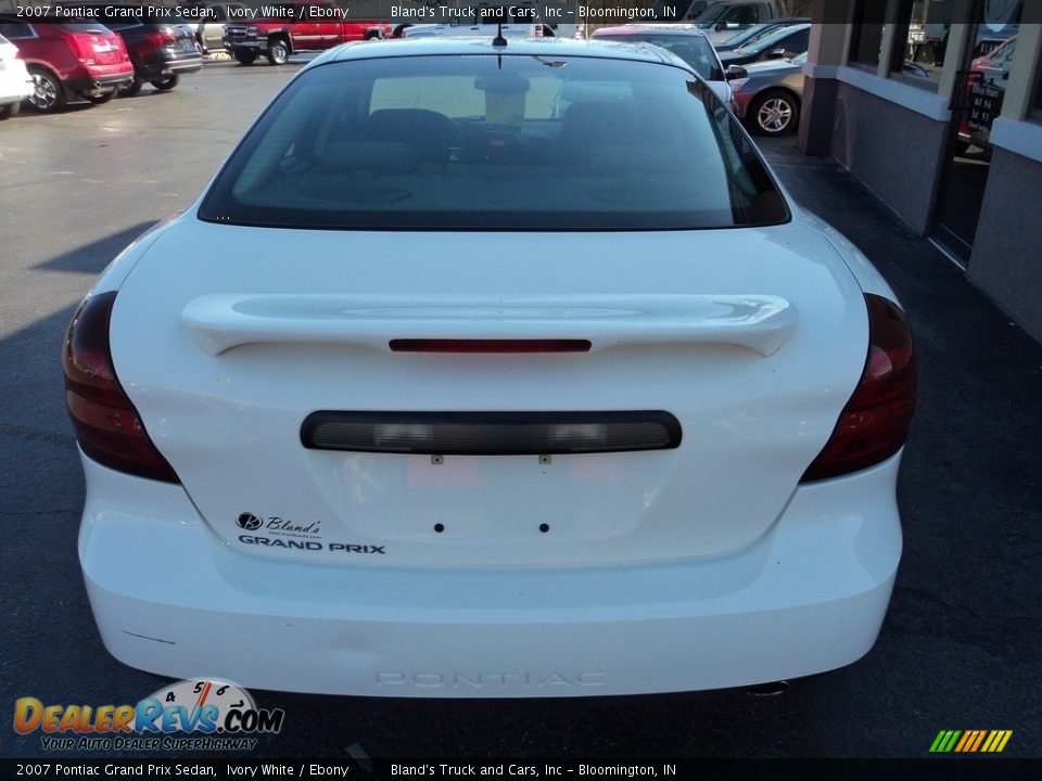 2007 Pontiac Grand Prix Sedan Ivory White / Ebony Photo #20