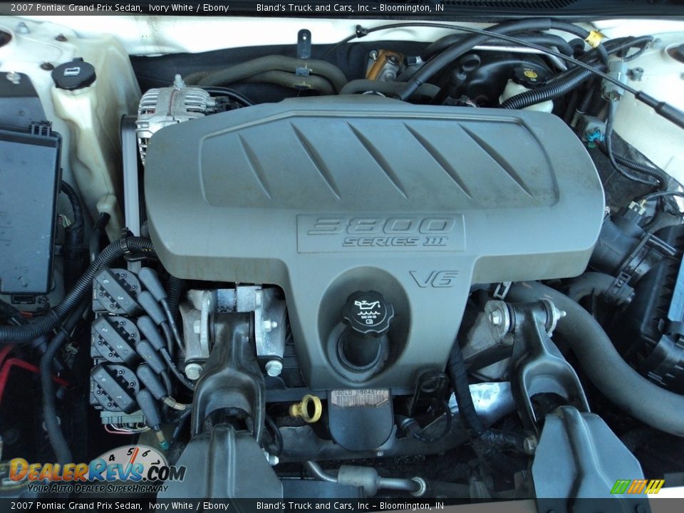 2007 Pontiac Grand Prix Sedan Ivory White / Ebony Photo #22