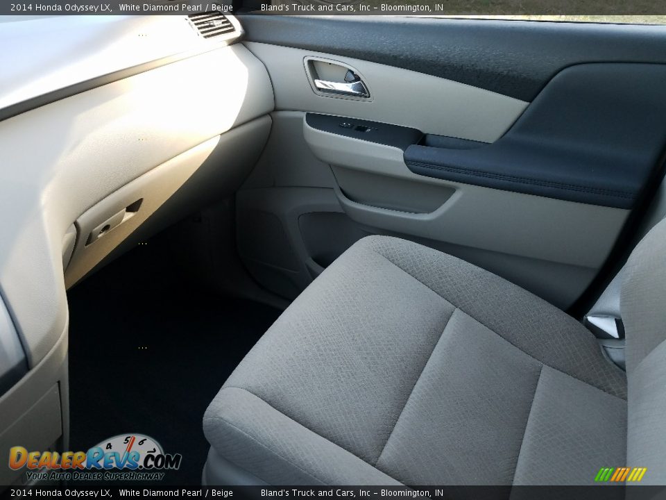 2014 Honda Odyssey LX White Diamond Pearl / Beige Photo #32