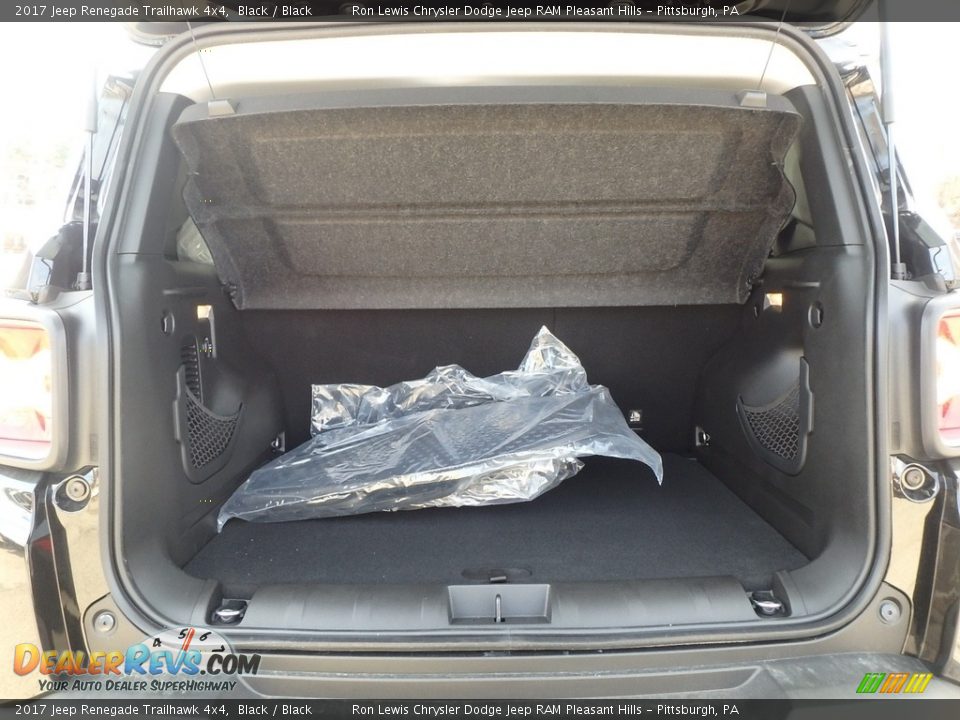 2017 Jeep Renegade Trailhawk 4x4 Black / Black Photo #20