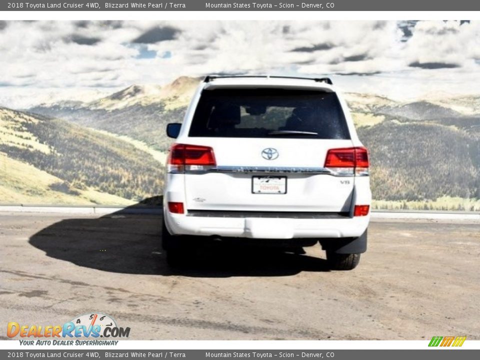 2018 Toyota Land Cruiser 4WD Blizzard White Pearl / Terra Photo #4