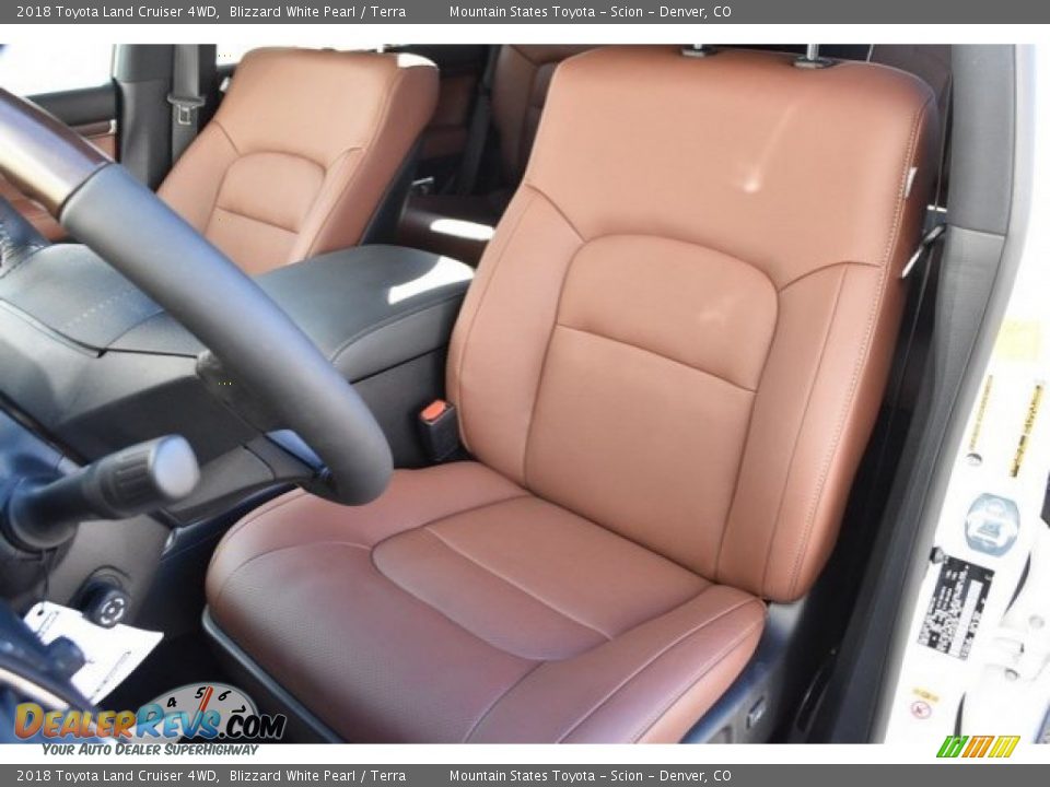 2018 Toyota Land Cruiser 4WD Blizzard White Pearl / Terra Photo #7