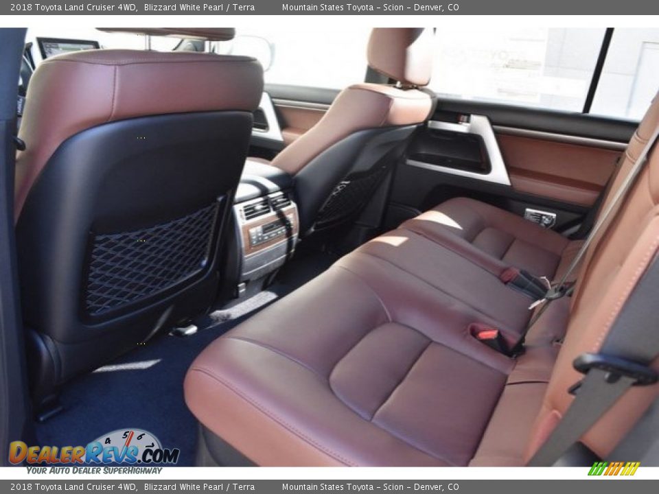 2018 Toyota Land Cruiser 4WD Blizzard White Pearl / Terra Photo #14