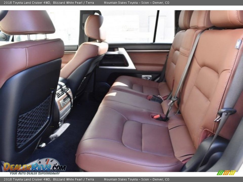 2018 Toyota Land Cruiser 4WD Blizzard White Pearl / Terra Photo #15