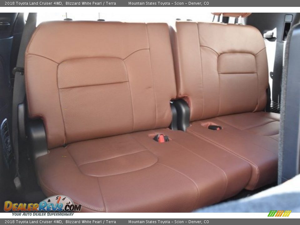 2018 Toyota Land Cruiser 4WD Blizzard White Pearl / Terra Photo #21