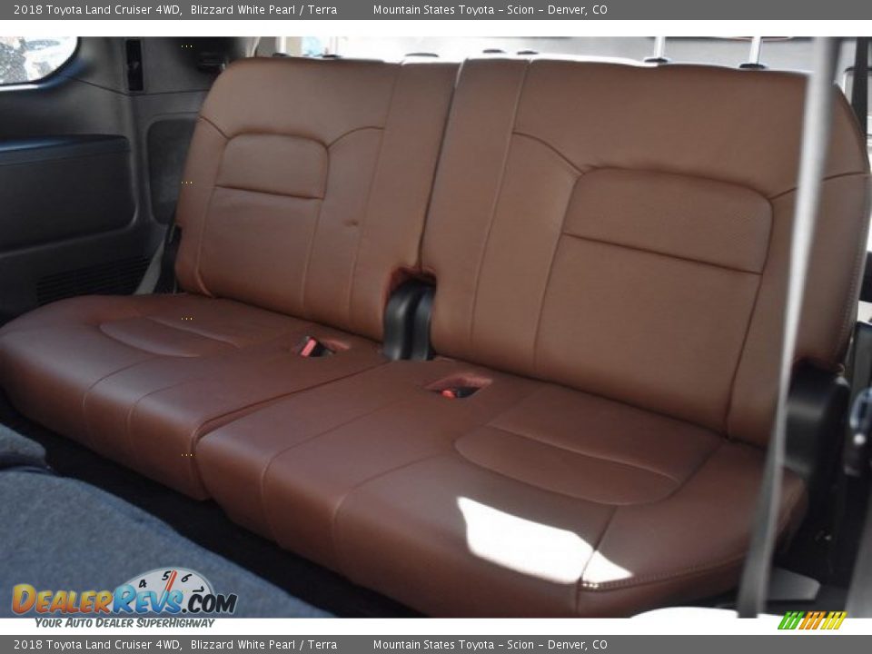 2018 Toyota Land Cruiser 4WD Blizzard White Pearl / Terra Photo #22