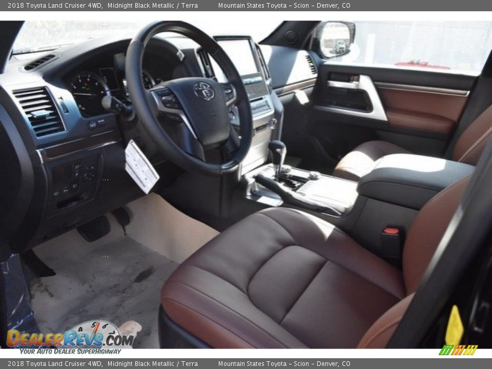 2018 Toyota Land Cruiser 4WD Midnight Black Metallic / Terra Photo #5