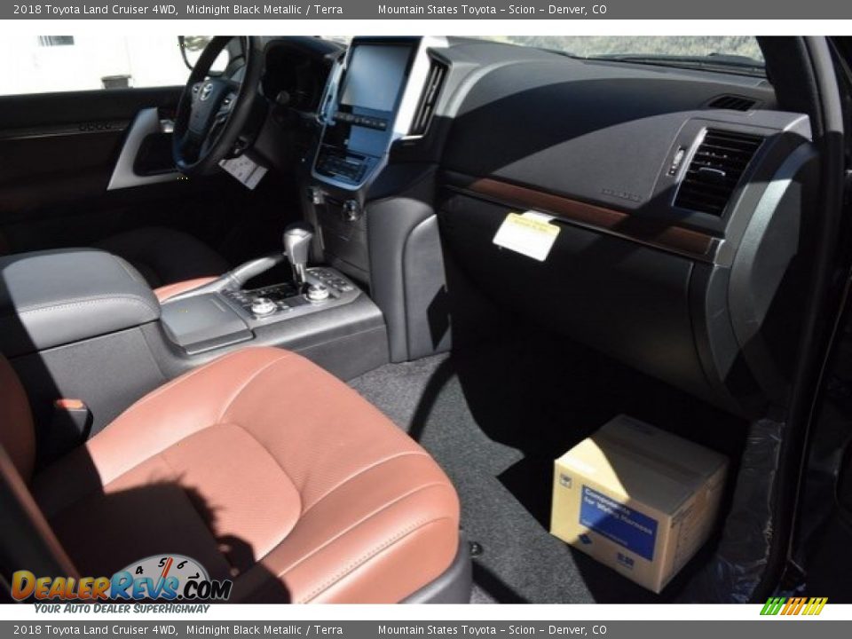 2018 Toyota Land Cruiser 4WD Midnight Black Metallic / Terra Photo #11