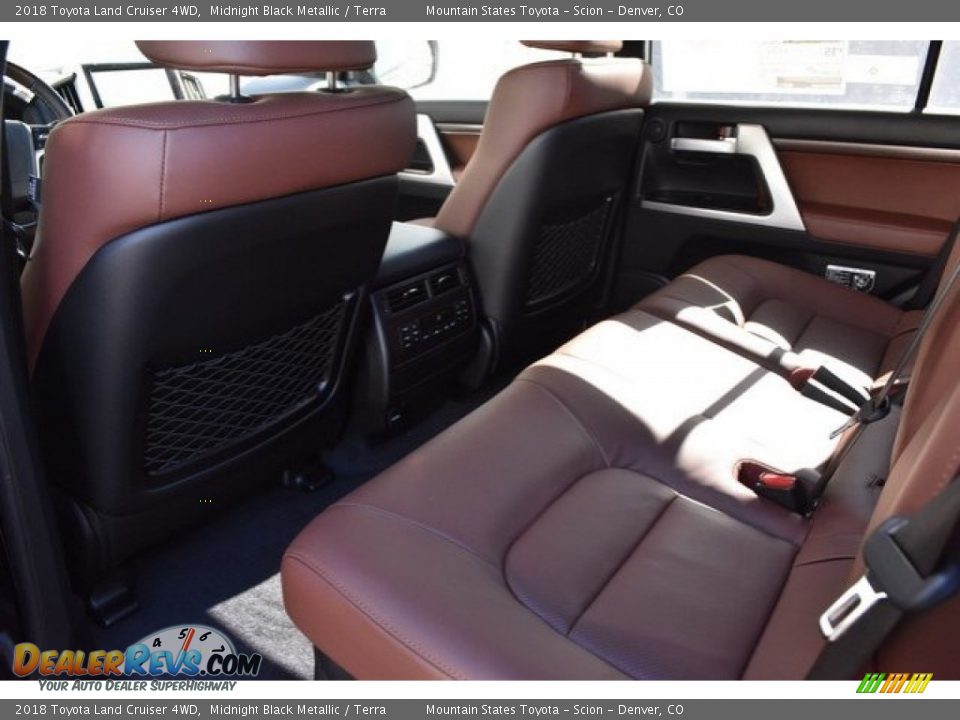 2018 Toyota Land Cruiser 4WD Midnight Black Metallic / Terra Photo #14