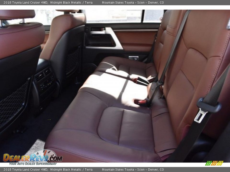 2018 Toyota Land Cruiser 4WD Midnight Black Metallic / Terra Photo #15