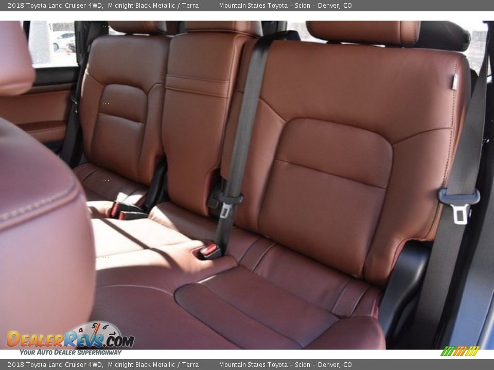 2018 Toyota Land Cruiser 4WD Midnight Black Metallic / Terra Photo #16
