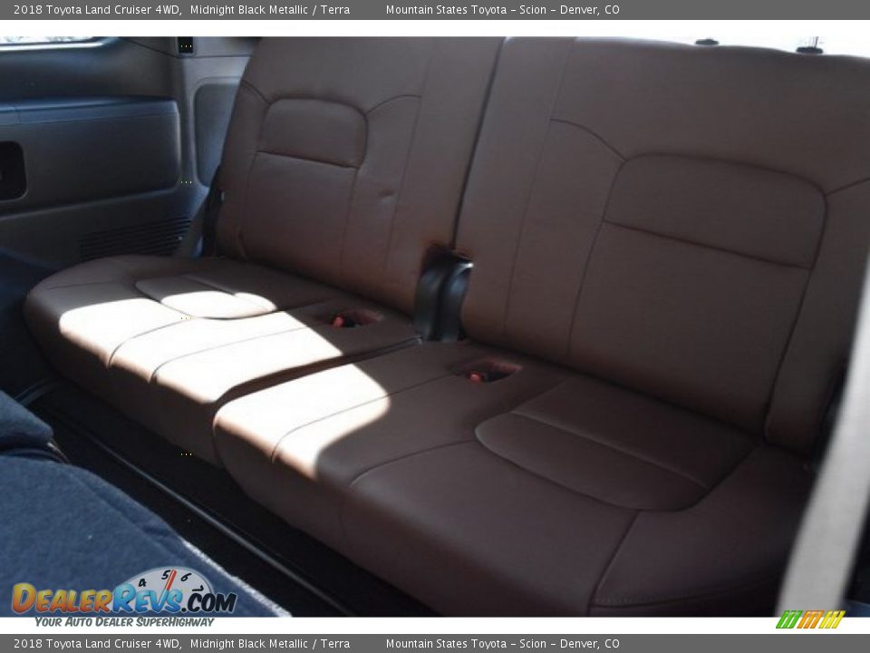 2018 Toyota Land Cruiser 4WD Midnight Black Metallic / Terra Photo #18