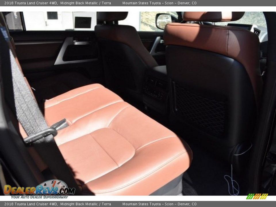 2018 Toyota Land Cruiser 4WD Midnight Black Metallic / Terra Photo #19
