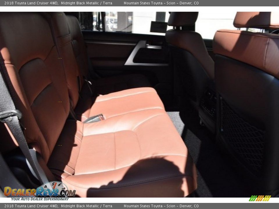 2018 Toyota Land Cruiser 4WD Midnight Black Metallic / Terra Photo #20