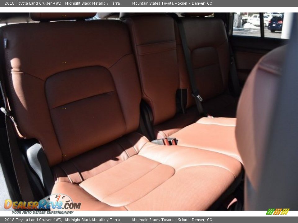 2018 Toyota Land Cruiser 4WD Midnight Black Metallic / Terra Photo #21