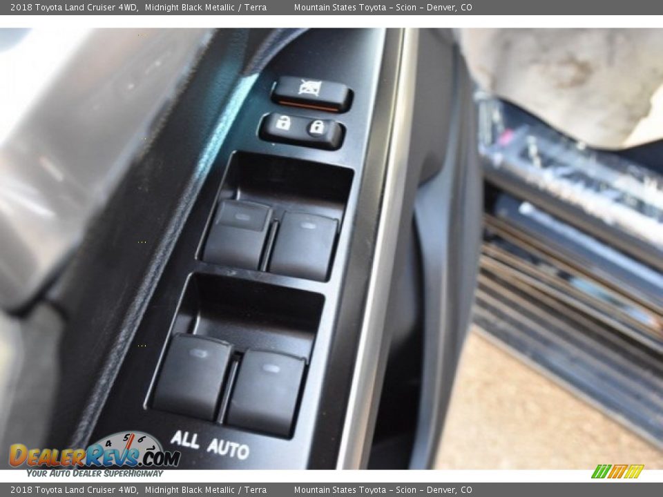 2018 Toyota Land Cruiser 4WD Midnight Black Metallic / Terra Photo #26