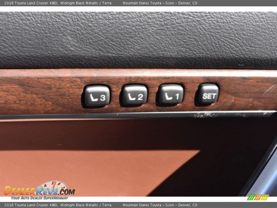 2018 Toyota Land Cruiser 4WD Midnight Black Metallic / Terra Photo #27
