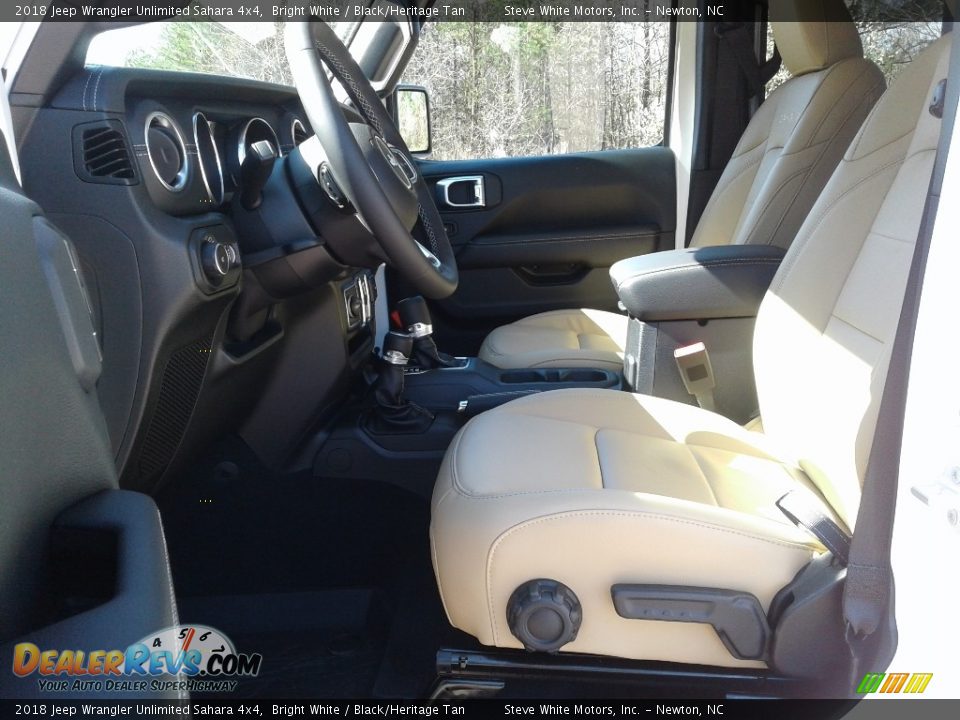 2018 Jeep Wrangler Unlimited Sahara 4x4 Bright White / Black/Heritage Tan Photo #10