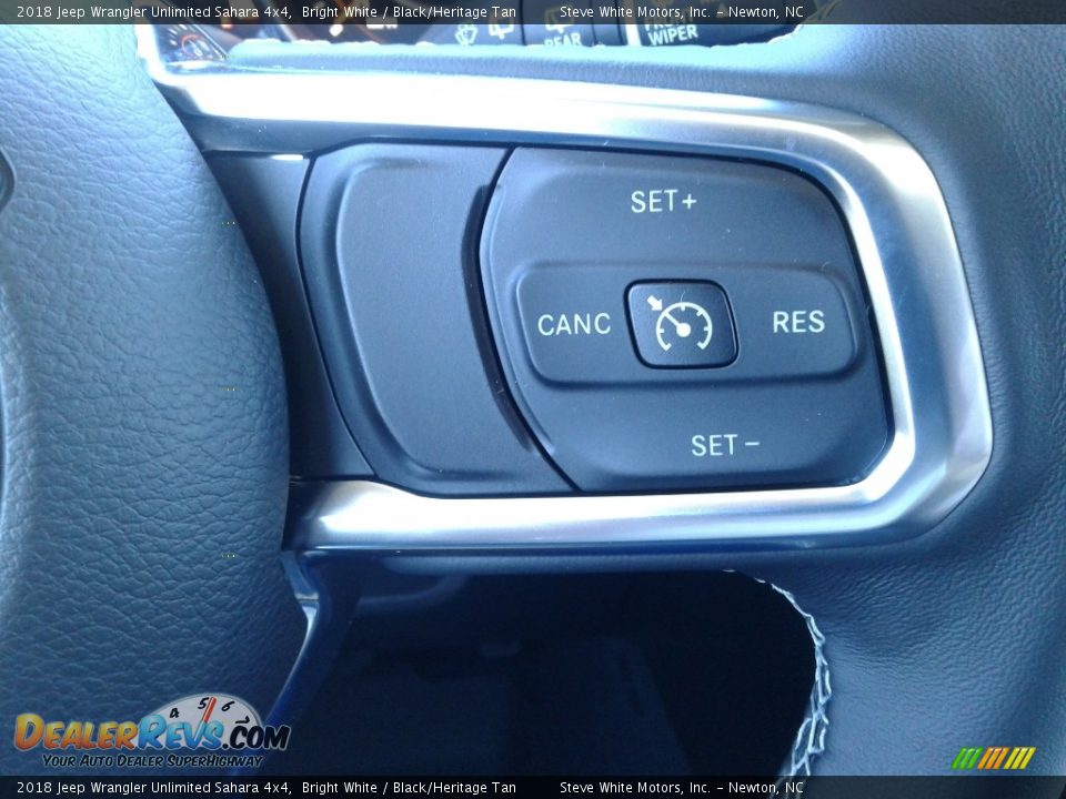 2018 Jeep Wrangler Unlimited Sahara 4x4 Bright White / Black/Heritage Tan Photo #17