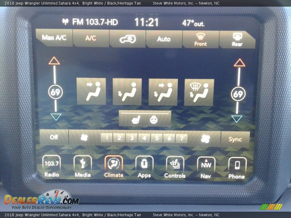 2018 Jeep Wrangler Unlimited Sahara 4x4 Bright White / Black/Heritage Tan Photo #21