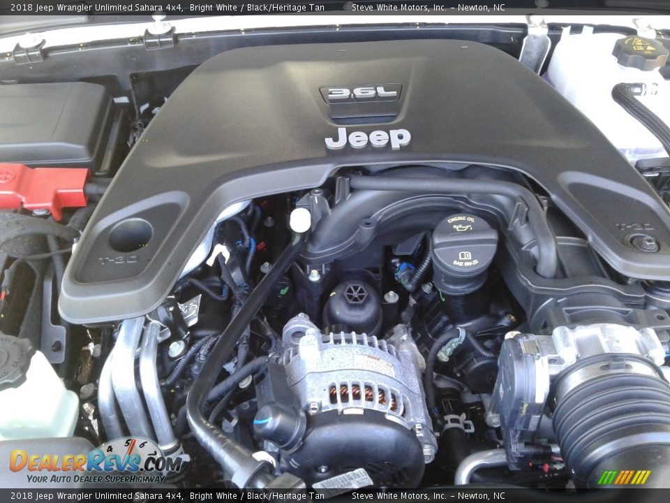 2018 Jeep Wrangler Unlimited Sahara 4x4 Bright White / Black/Heritage Tan Photo #29