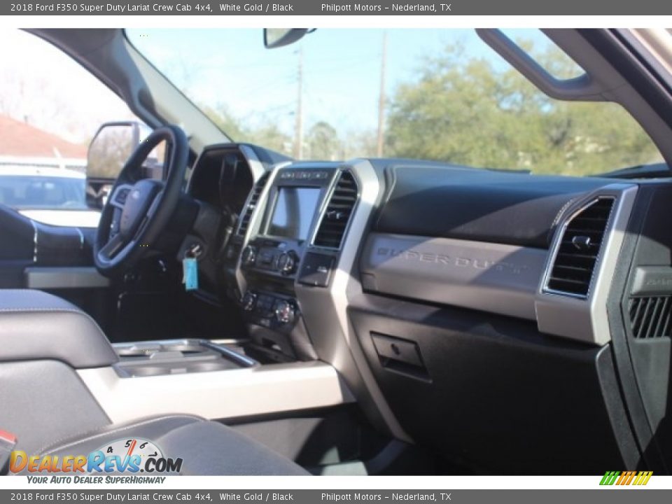 2018 Ford F350 Super Duty Lariat Crew Cab 4x4 White Gold / Black Photo #29