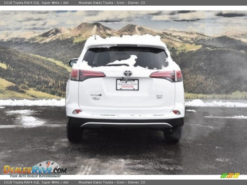 2018 Toyota RAV4 XLE Super White / Ash Photo #4