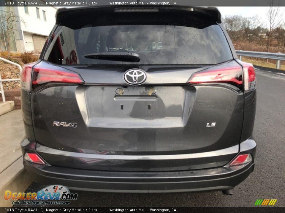 2018 Toyota RAV4 LE Magnetic Gray Metallic / Black Photo #3