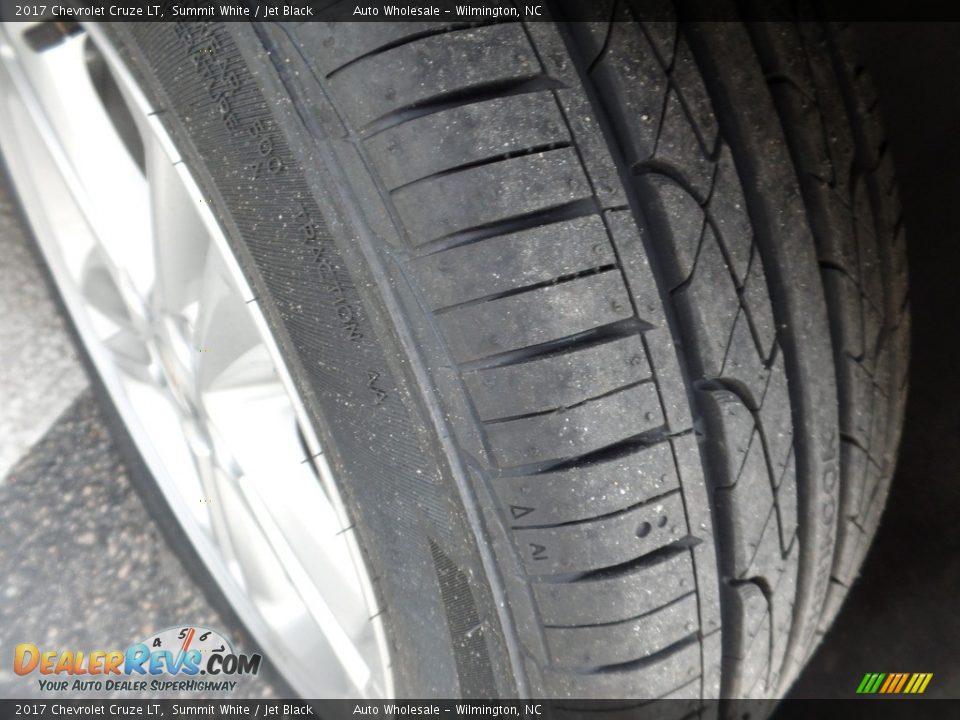 2017 Chevrolet Cruze LT Summit White / Jet Black Photo #9
