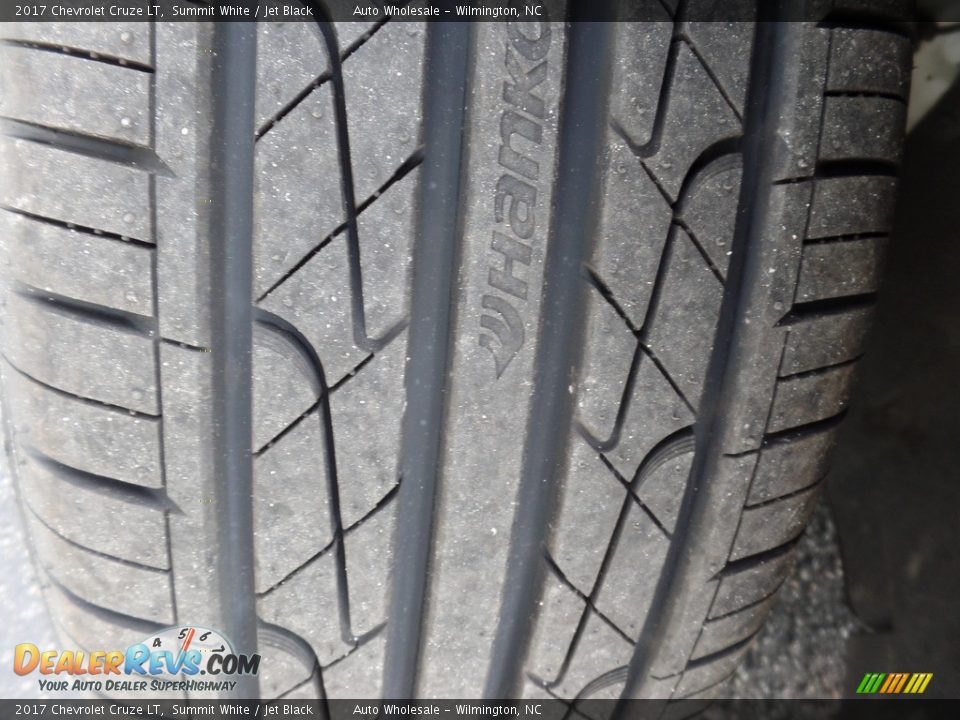 2017 Chevrolet Cruze LT Summit White / Jet Black Photo #10