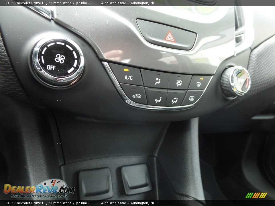 2017 Chevrolet Cruze LT Summit White / Jet Black Photo #19